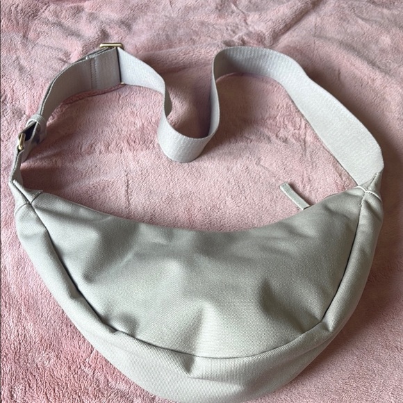 NWOT Stylish Cream Crossbody Bag by - Picture 2 of 4